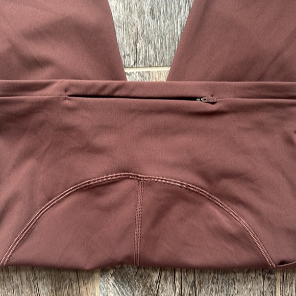 Lululemon leggings size 4 - Picture 9 of 9